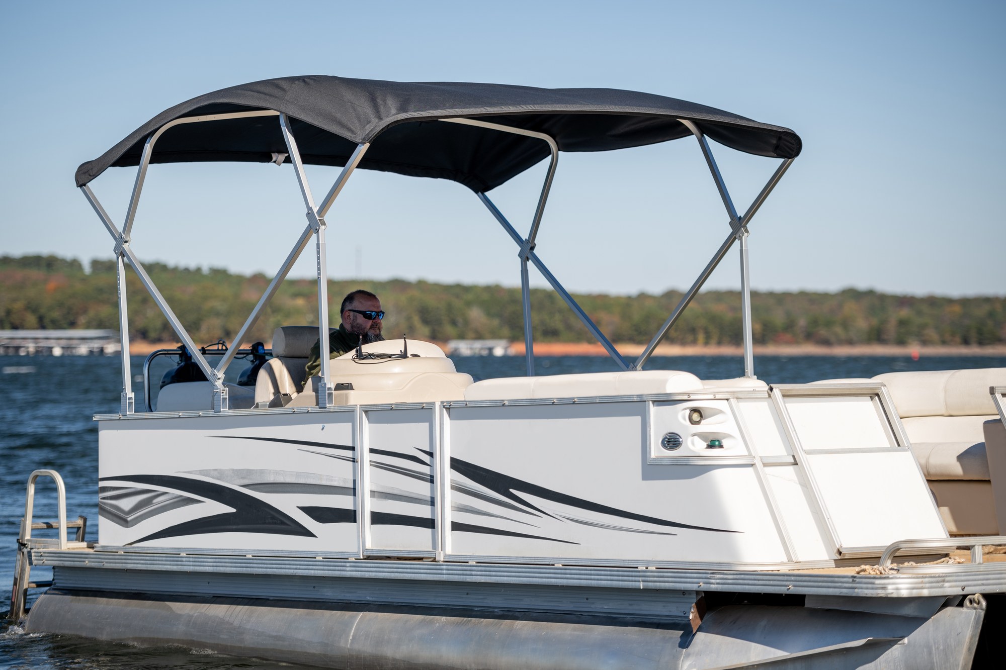 1.25 inch square tube pontoon bimini top with clear frame
